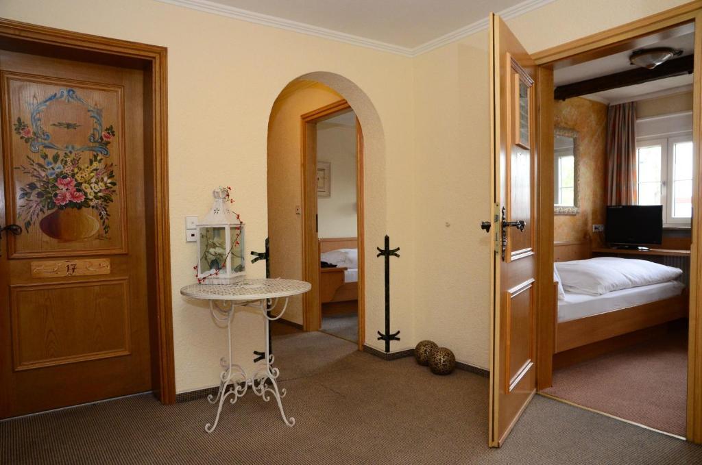 Kofflers-Heuriger Hotel Ettlingen Eksteriør billede